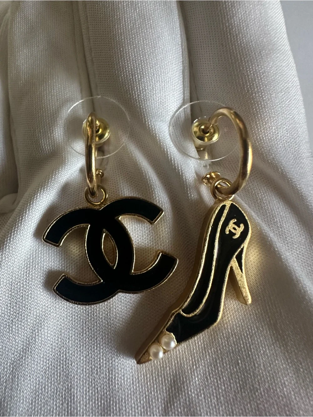 Authentic CHANEL 02A CC Logo & High Heel Mismatched Drop Earrings Black Gold
